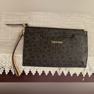 Calvin Klein Logo clutch wrist mini bag